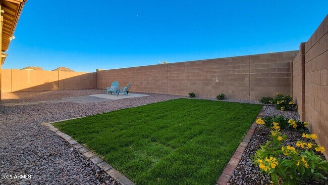 Building Photo - 7435 W Spur Dr