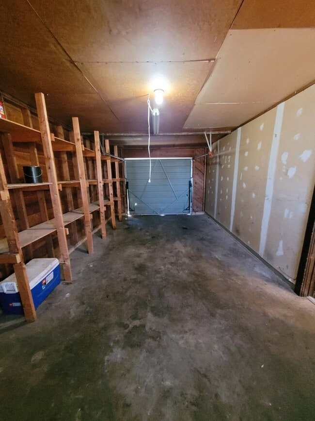 Building Photo - 815 Lindberg Ln