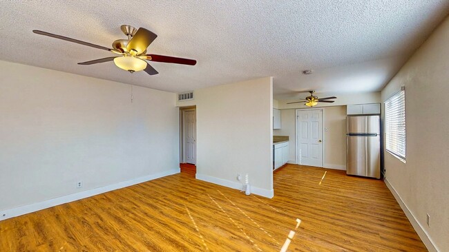 Building Photo - 1304 Rexford Pl