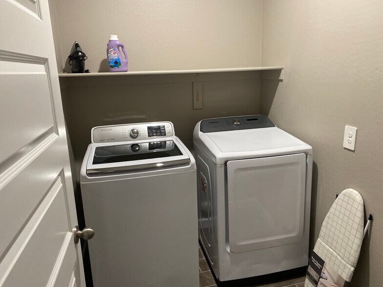 Building Photo - 24085 W Ripple Rd