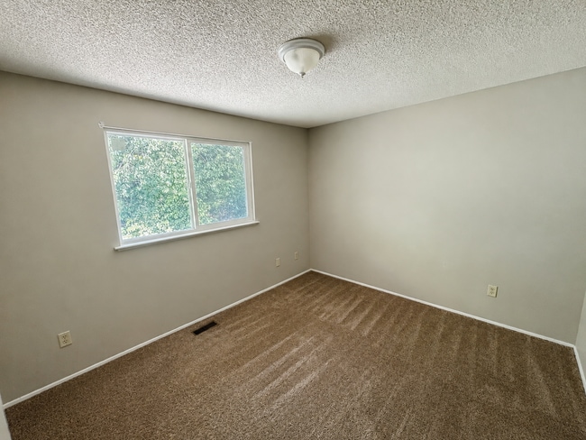 Building Photo - 11080 N Skagit St