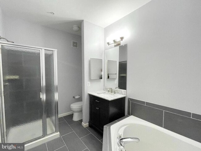 Building Photo - 2651 Park Tower Dr