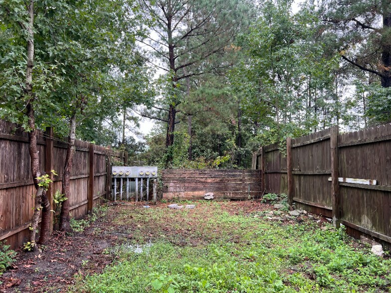 Building Photo - 1608 Fawn Vista Dr N