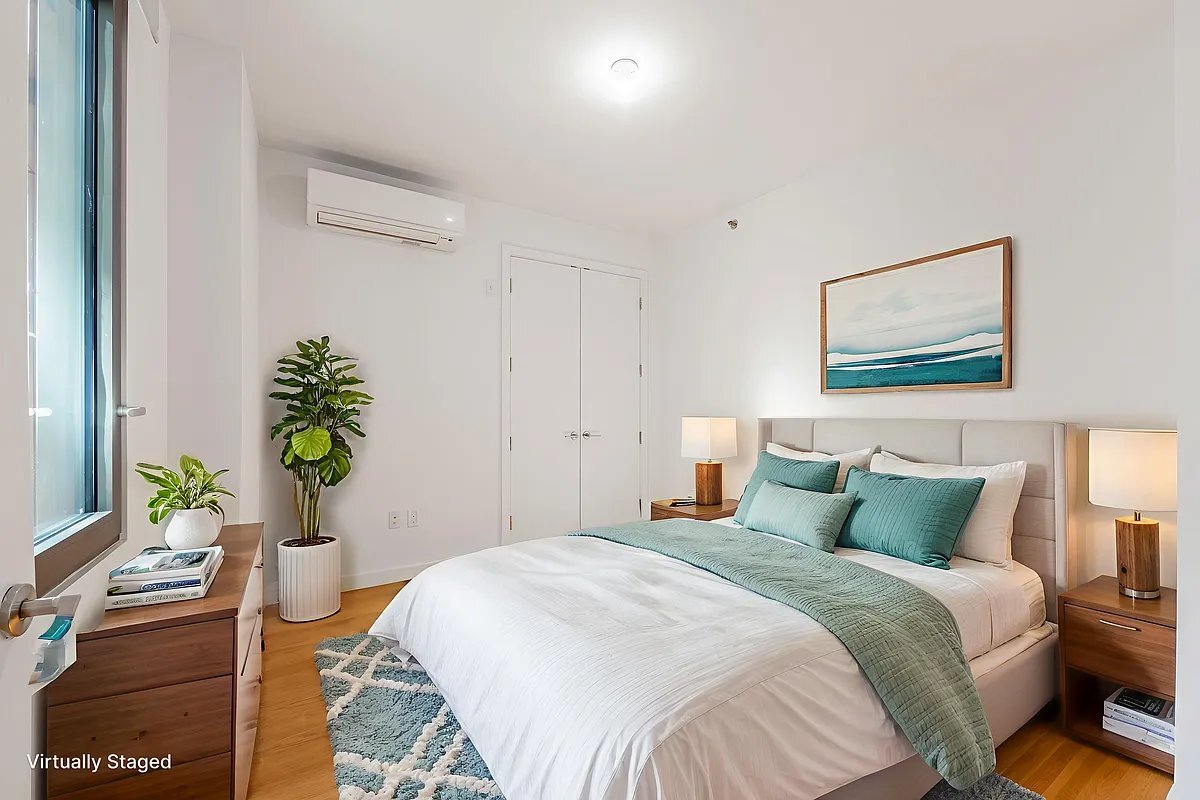 Building Photo - 123 Melrose St