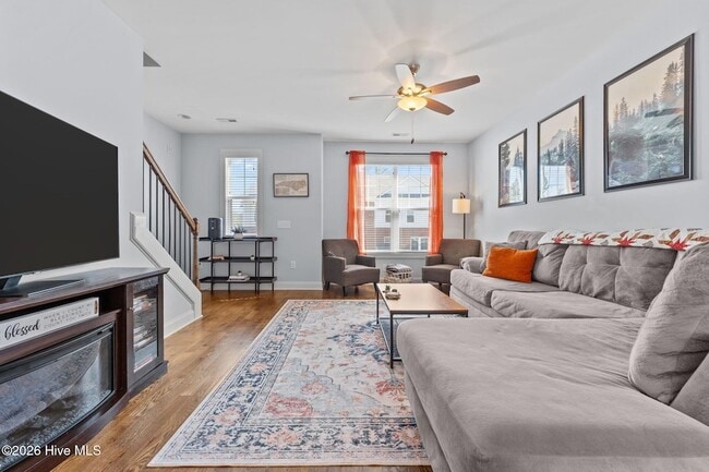 Building Photo - 12 Brownstone Ln