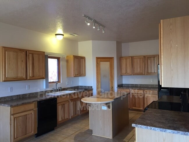 Building Photo - 828 Kipuka Dr NW