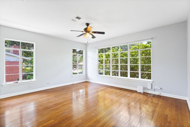Building Photo - 163 Cromwell Dr