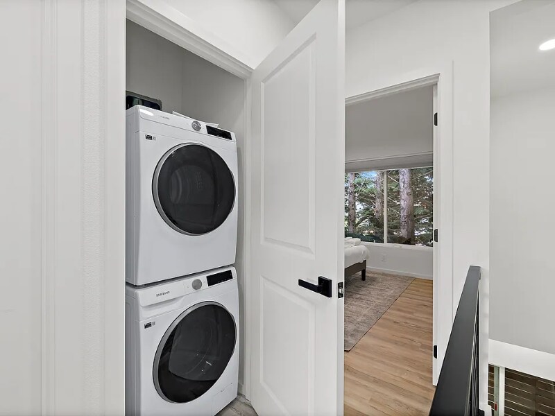 Building Photo - 6204 46th Ave S