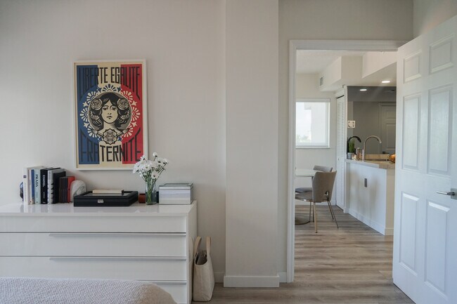 Building Photo - 1918 Brickell Ave