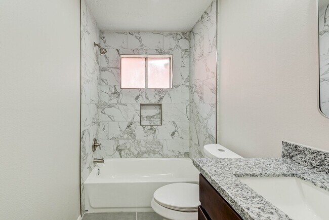 Building Photo - 16506 Quiet Quail Dr