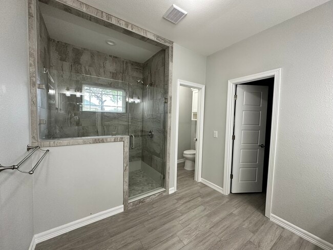 Building Photo - 1763 The Park Dr