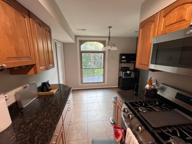 Building Photo - 3304 Woodburn Village Dr