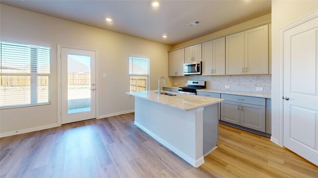 Building Photo - 2125 Dunbar Dr