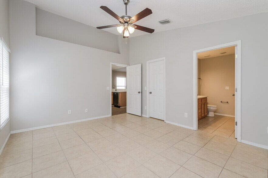 Building Photo - 8733 Morrison Oaks Ct