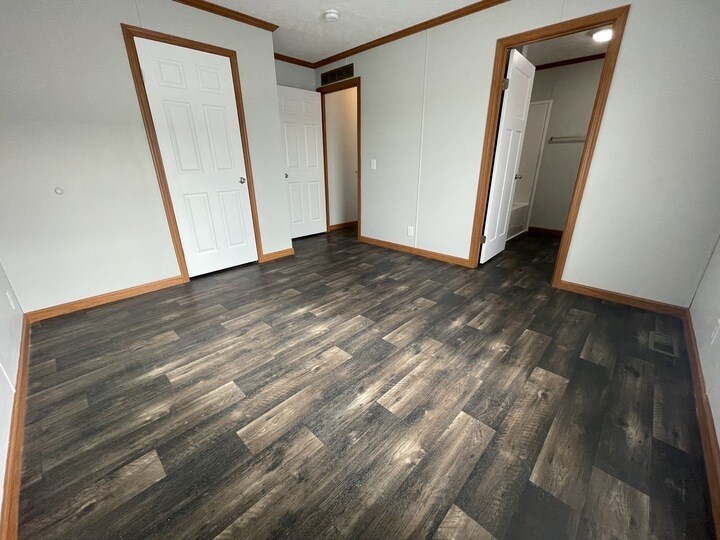 Building Photo - 38031 Leverette Ave