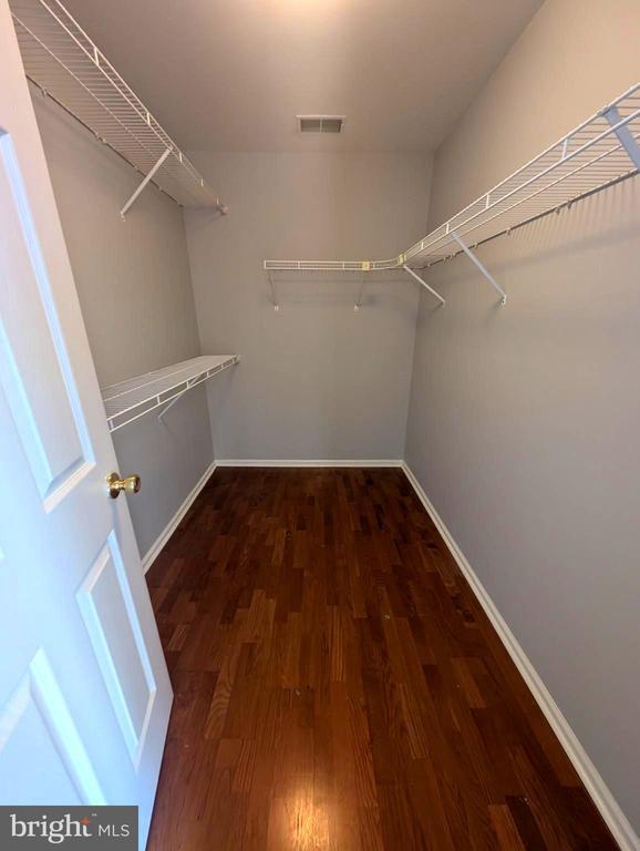 Building Photo - 204 River Birch Cir