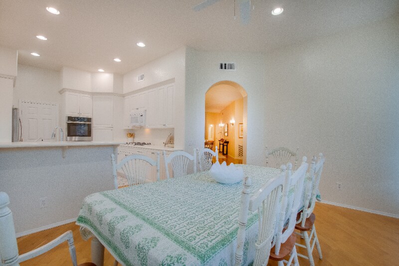 Building Photo - 6055 Caddington Row