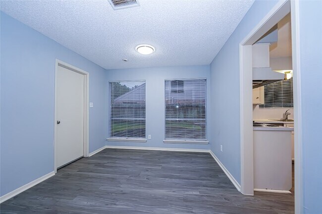 Building Photo - 2306 Wallingford Dr