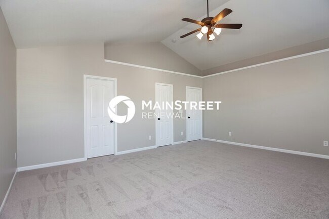 Building Photo - 4 Bedroom Pet-Friendly Home in Charlotte, NC with Main Street Renewal