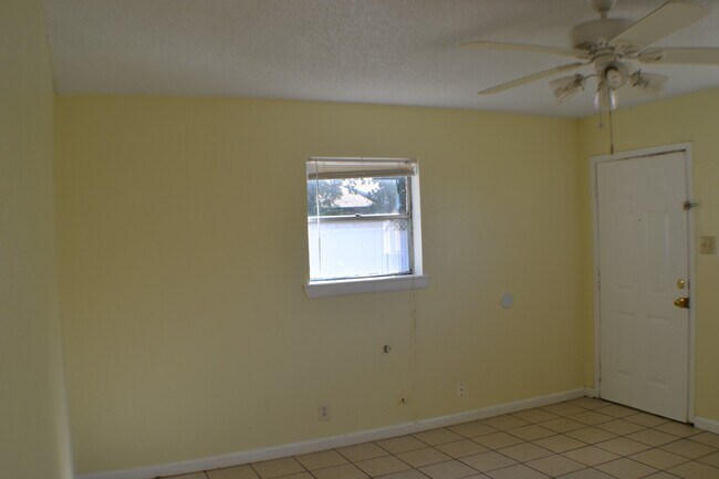 Building Photo - 706 Frisco Rd