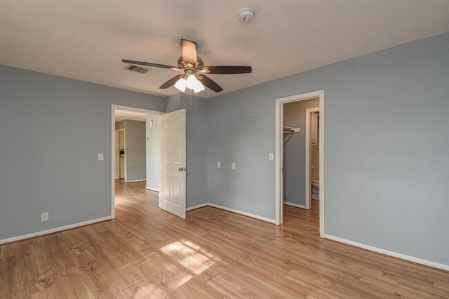 Building Photo - 3680 Woodpeckers Grove