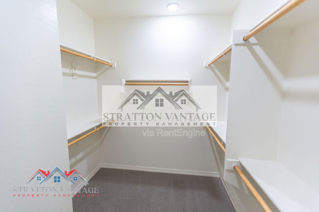 Building Photo - 1953 W Kinfield Trail