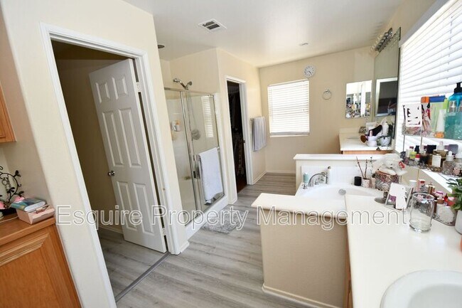 Building Photo - 371 Huerta St