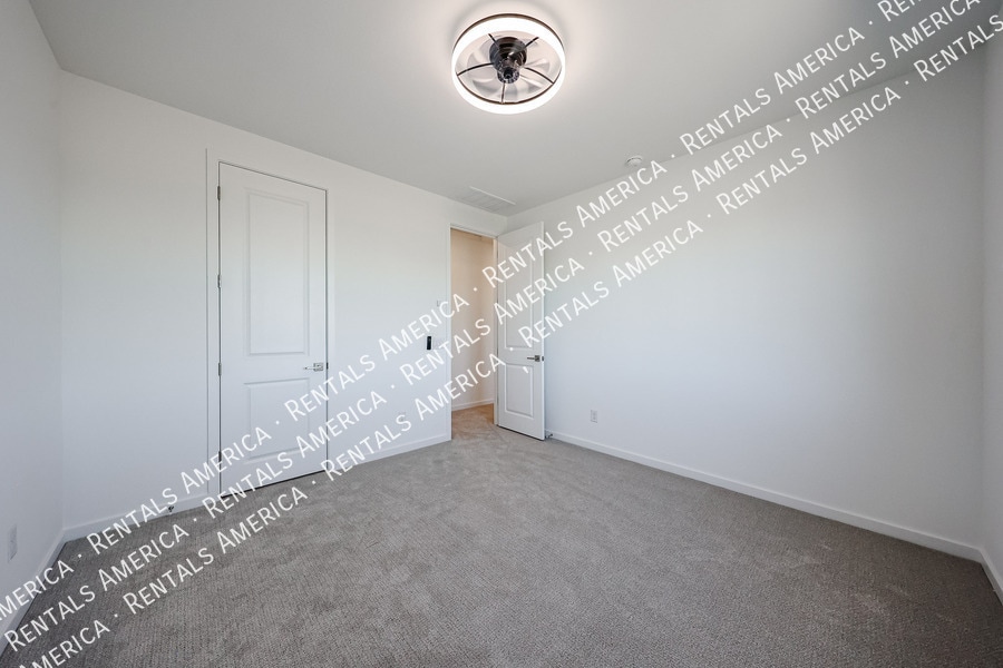 Building Photo - 2484 W Rowel Rd