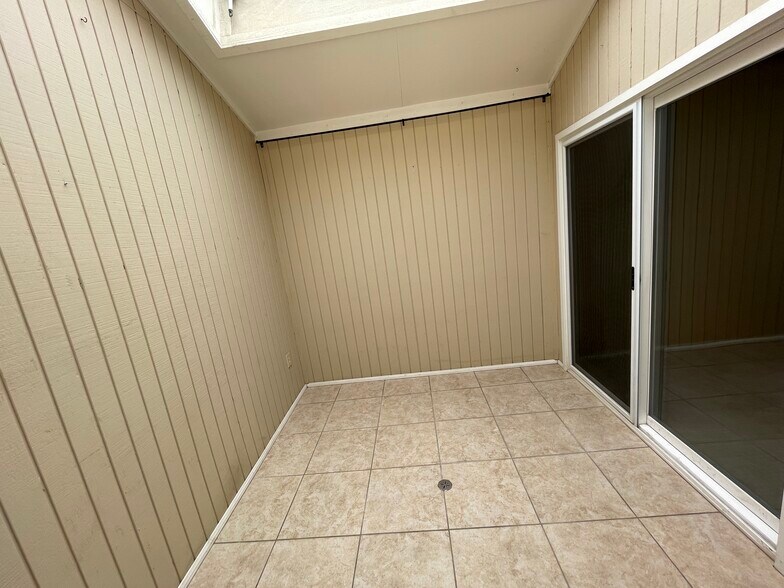 Building Photo - 2802 Cazadero Dr