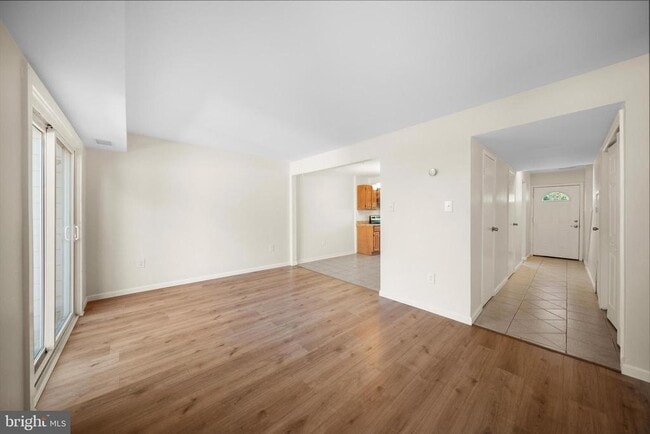 Building Photo - 14797 Tamarack Pl