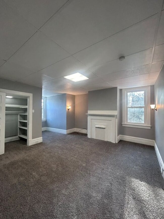 Building Photo - wat195