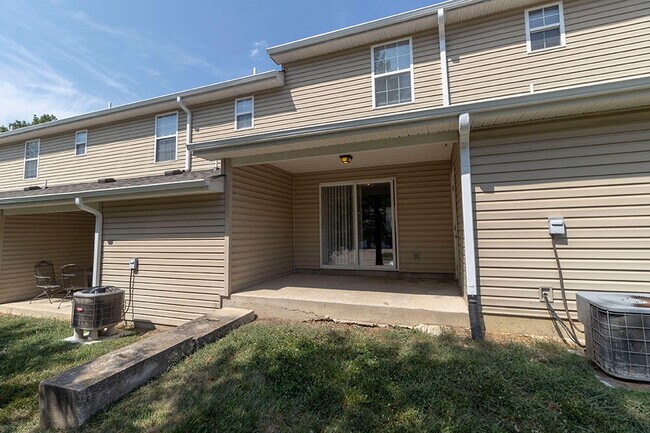 Building Photo - 1621 Citadel Dr