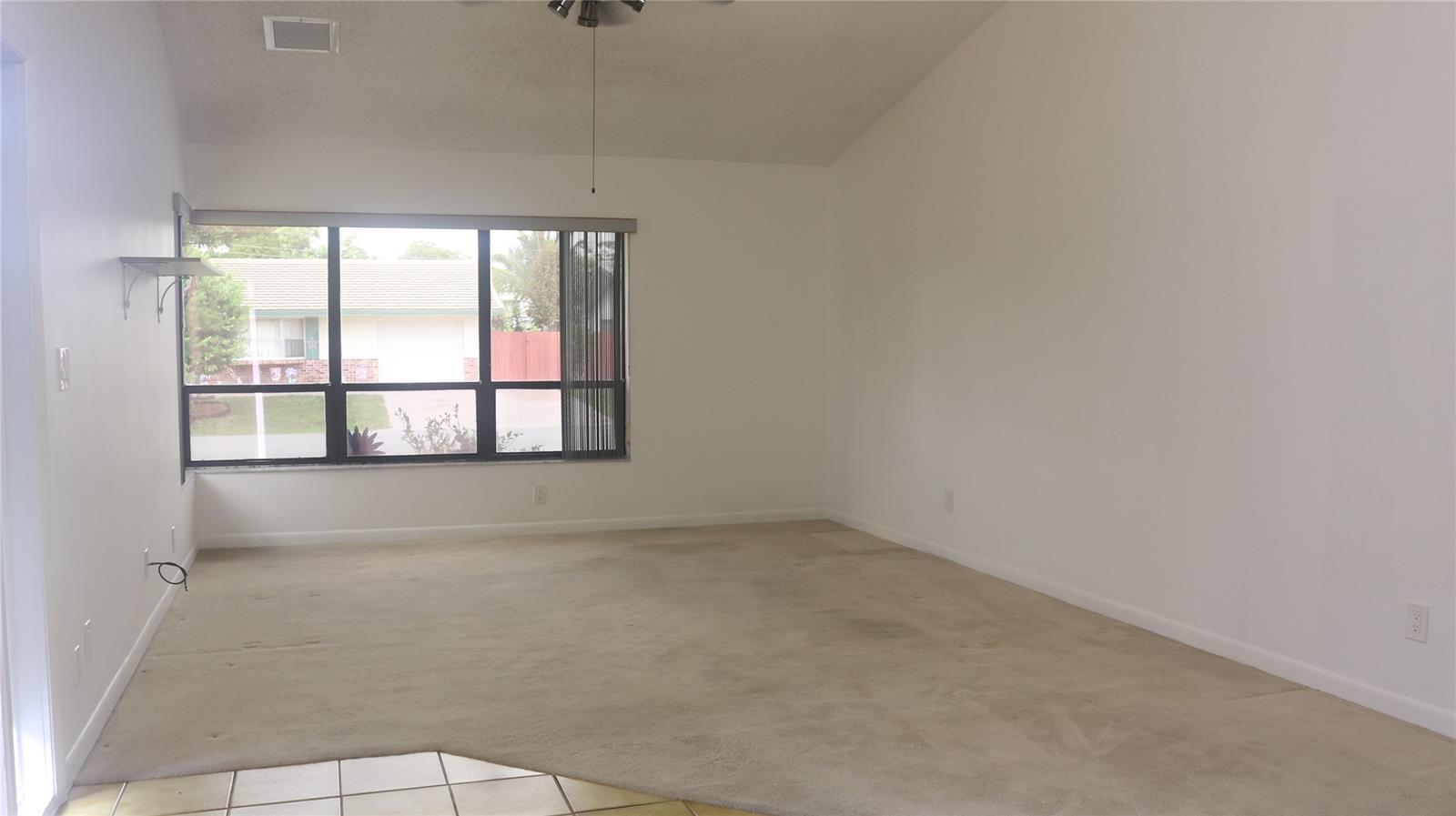 Building Photo - 4105 NW 78th Ter
