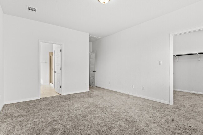 Building Photo - "Charming 3-Bedroom Home with 2 Baths in San Marcos – 1821 Sq Ft of Comfort!"