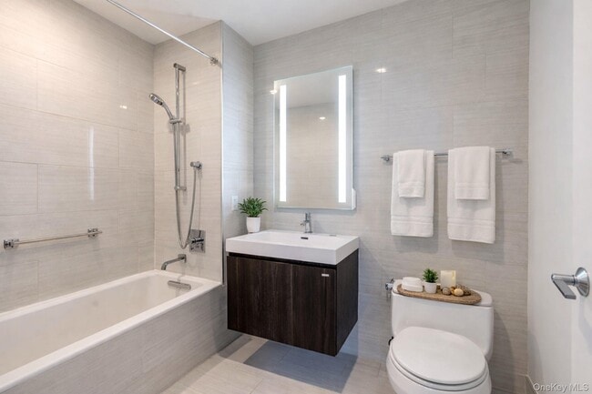 Building Photo - 131-03 40th Rd