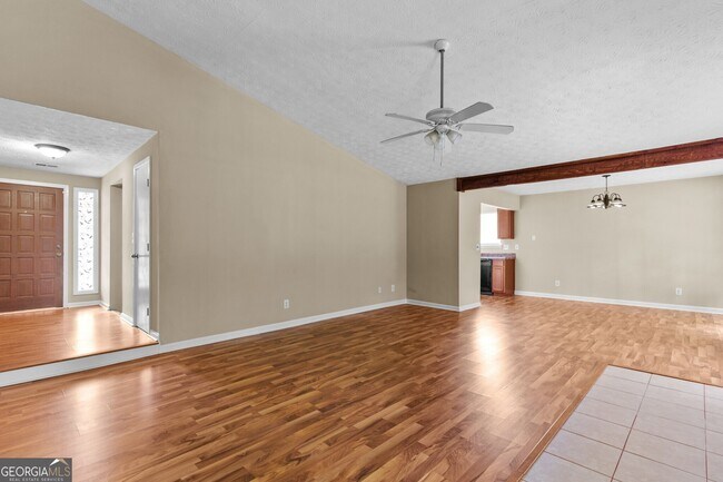 Building Photo - 625 Oxford Hall Dr SW