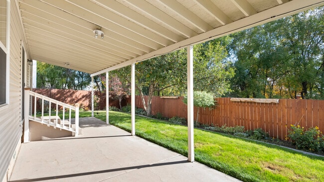Building Photo - 1605 Kedlin Ln