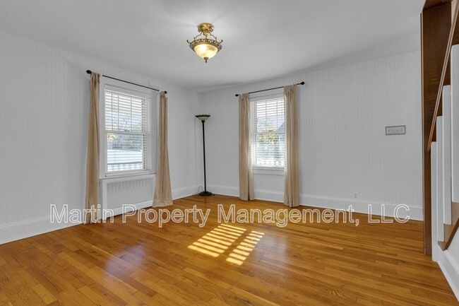 Building Photo - 2 Bellevue Ave