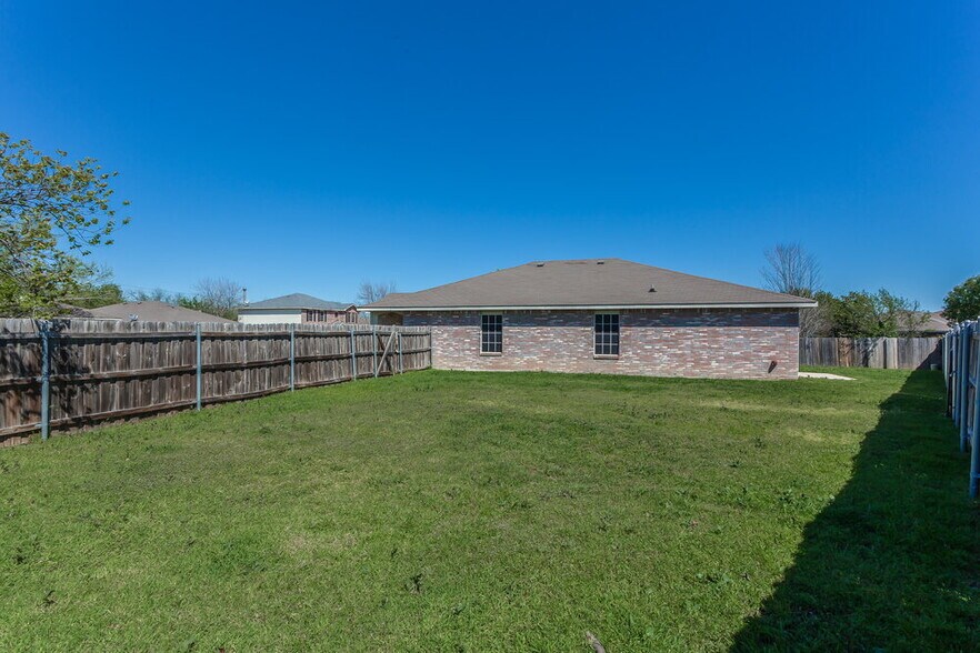 Building Photo - 918 Anvil Creek Dr