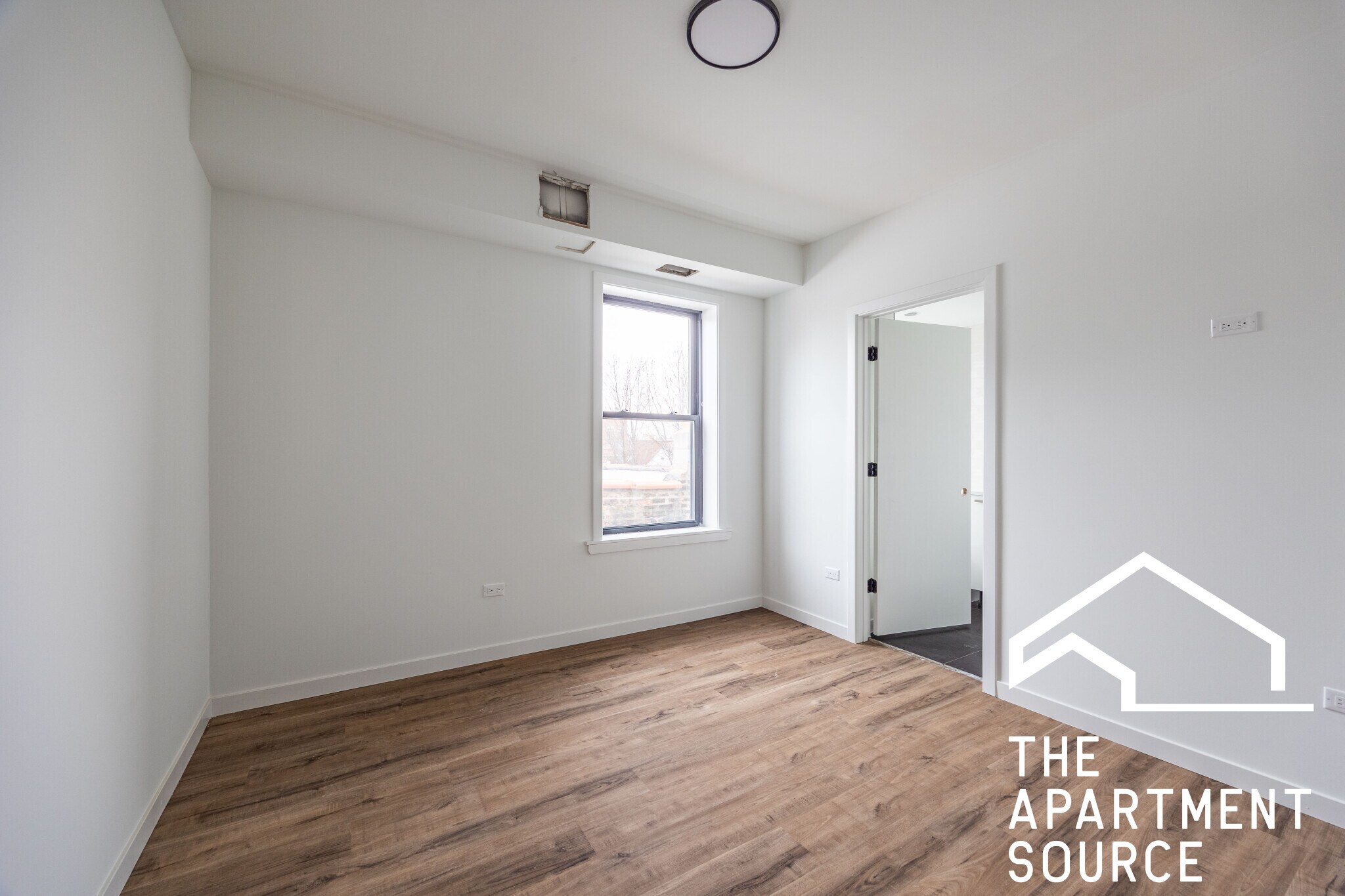 Building Photo - 4410 N Greenview Ave