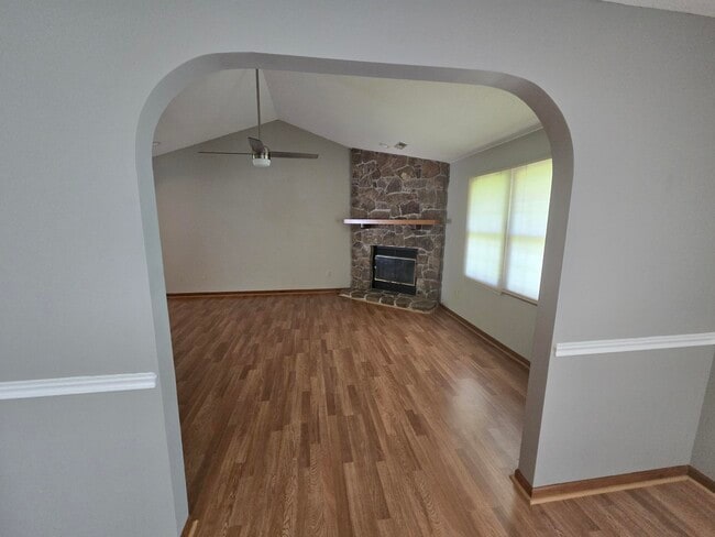 Building Photo - 3700 Falmouth Dr