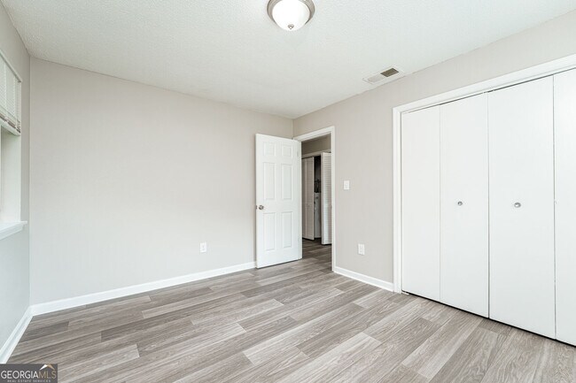 Building Photo - 165 Amethyst Dr
