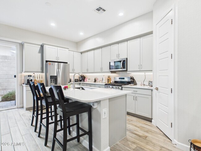 Building Photo - 4854 E Helena Dr