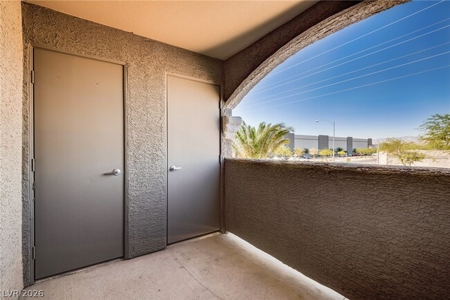 Building Photo - 5055 W Hacienda Ave