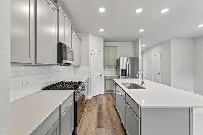 Building Photo - 7762 Bergamot Cir