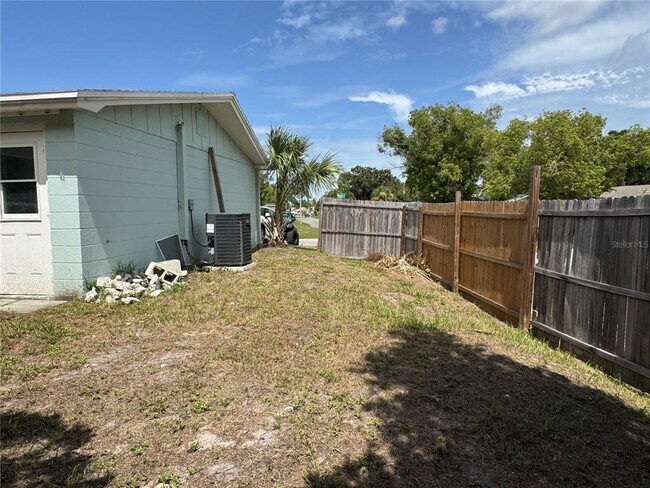 Building Photo - 3708 Winder Dr