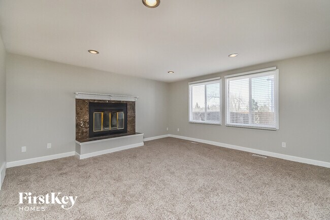 Building Photo - 2213 Moccassin Dr