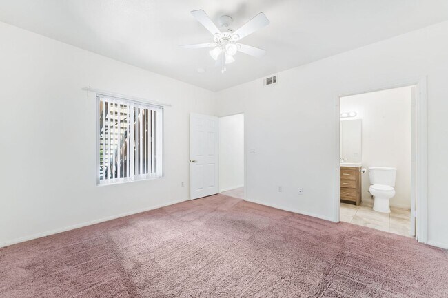 Building Photo - 6164 Pine Villa Ave