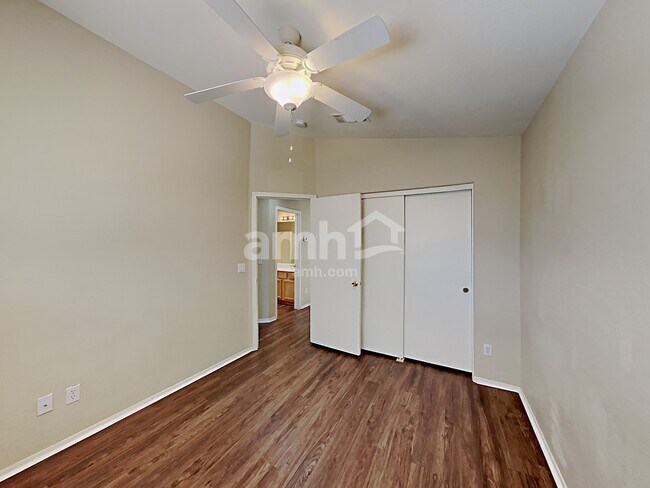 Building Photo - 10008 E Capri Ave