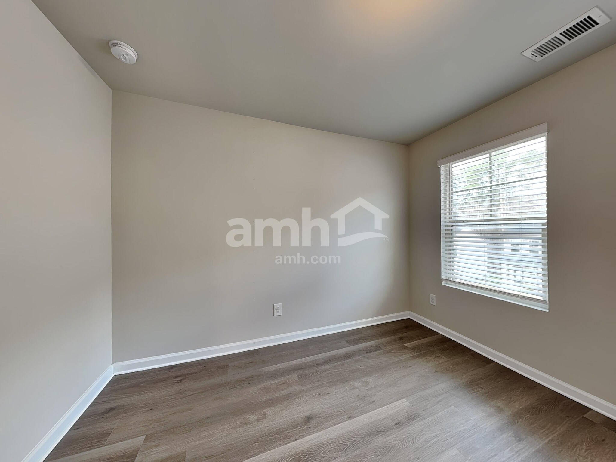 Building Photo - 222 N Fortune Way